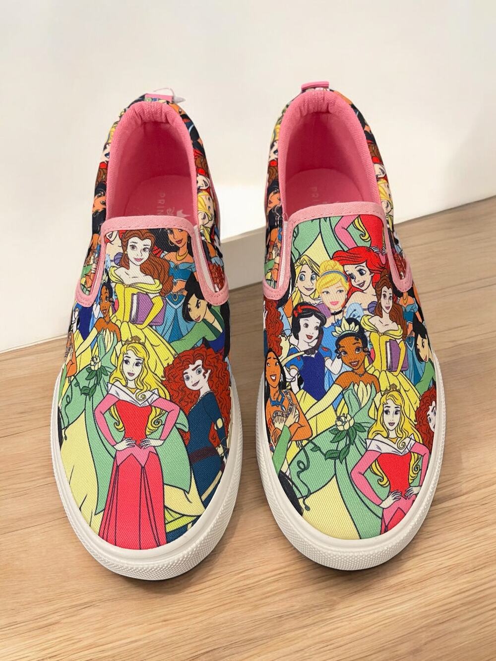 NEW Girls Disney Princess Multicolored Canvas Shoes Size 4 Pink in box Kids